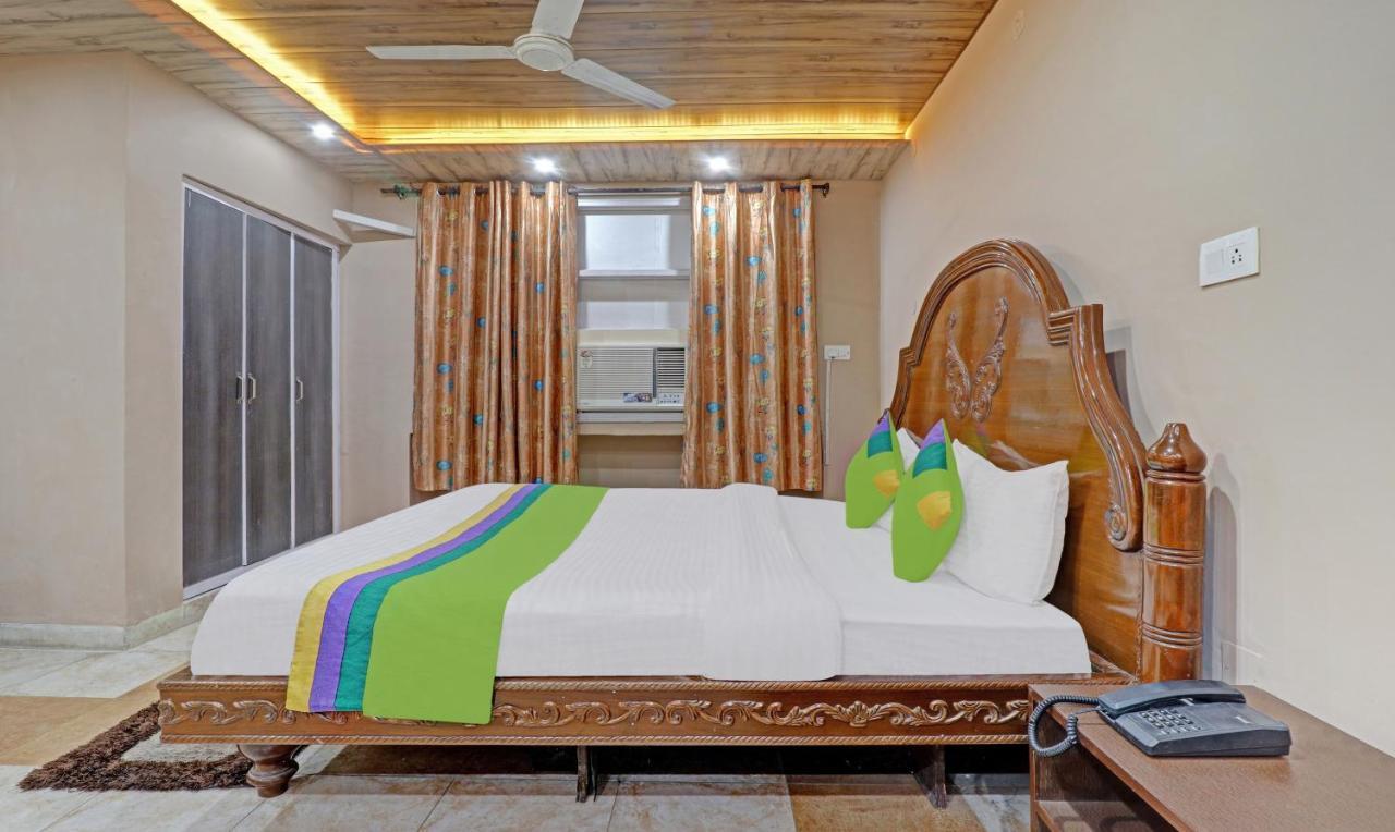 Hotel Vikrant Pinjaur Exteriér fotografie